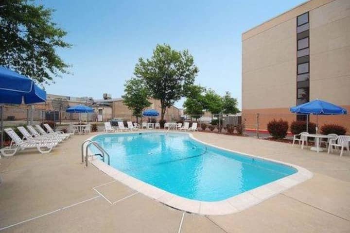 Pool 18 of 26