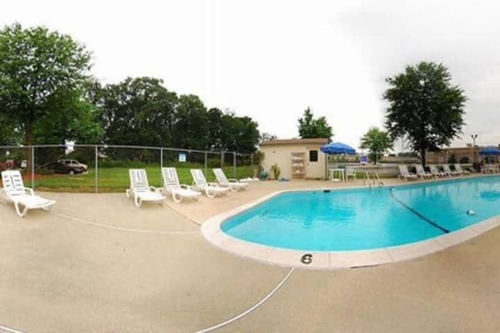Pool 19 of 26