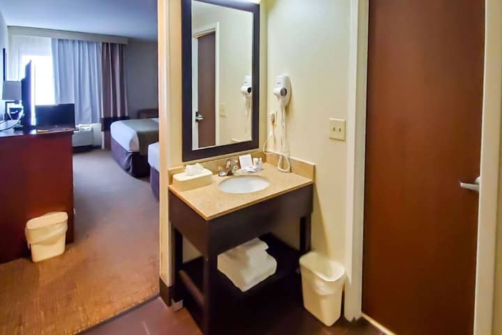 Room 13 of 26